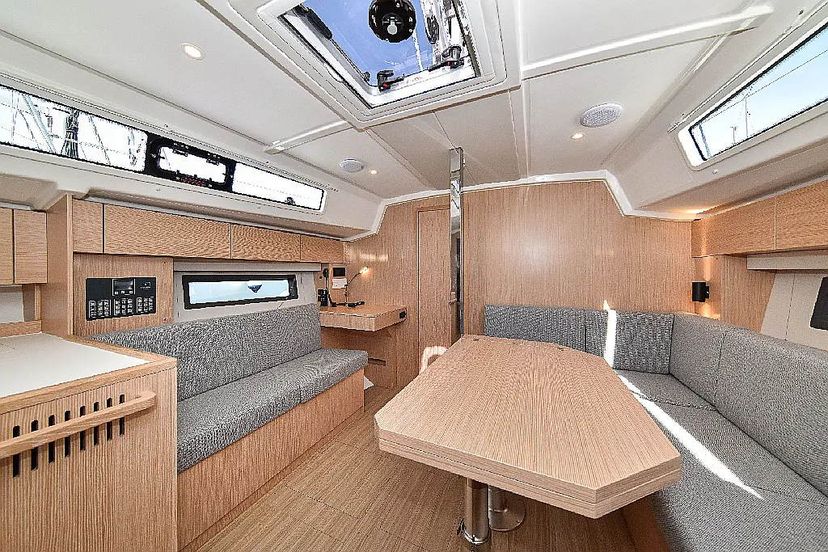 Bavaria Yachtbau C42 PRESTIGE