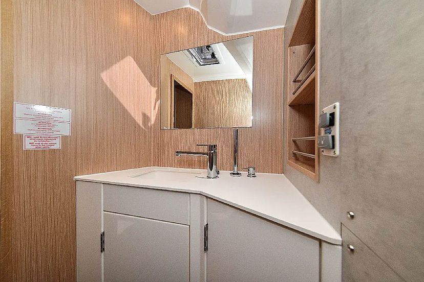 Bavaria Yachtbau C42 PRESTIGE