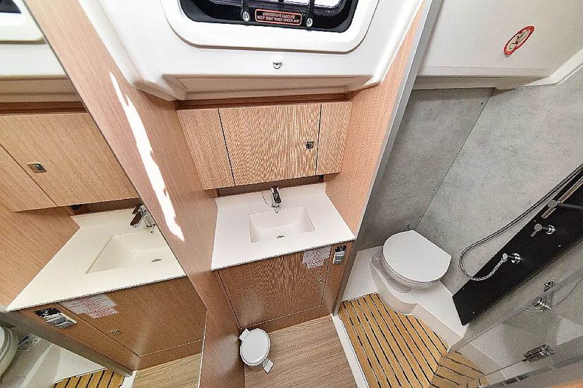 Bavaria Yachtbau C42 PRESTIGE