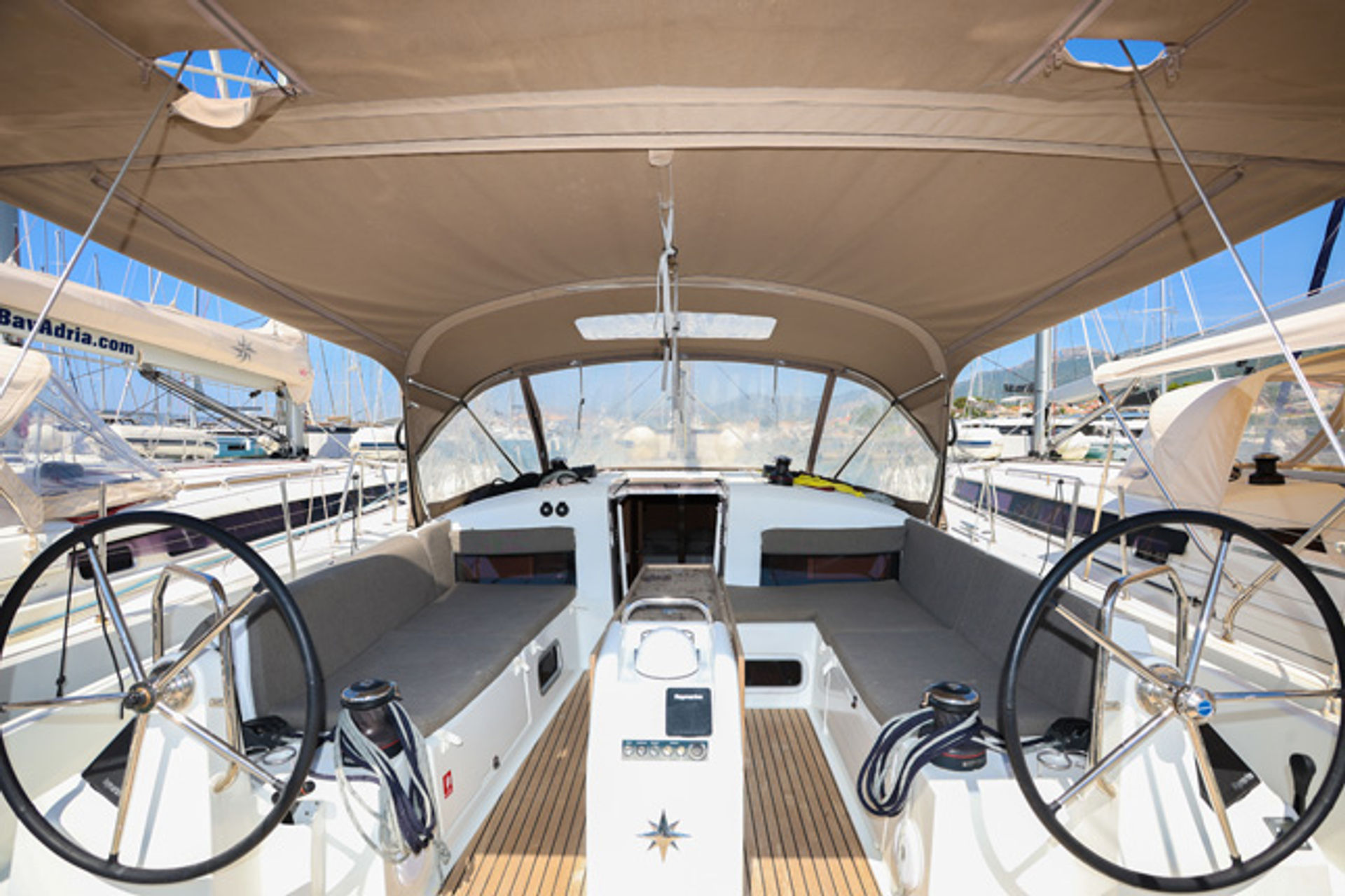 nausys-30334087-113704-n1.jpg