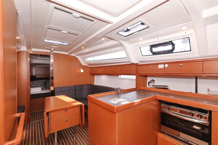 Bavaria Yachtbau 37 aMore