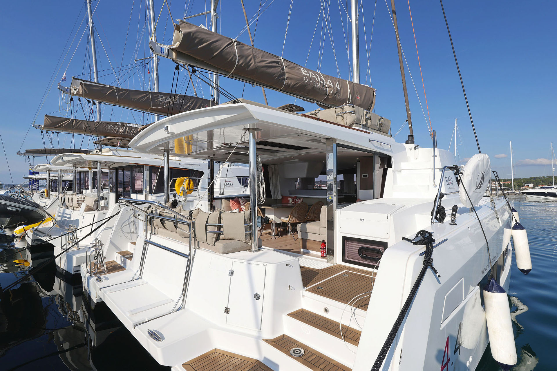 nausys-30757441-482136-n.jpg