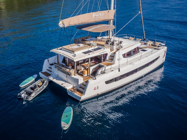 Catana 4.8  Bon Vivant