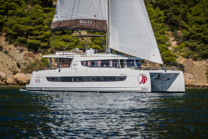 Catana 4.8  Bon Vivant
