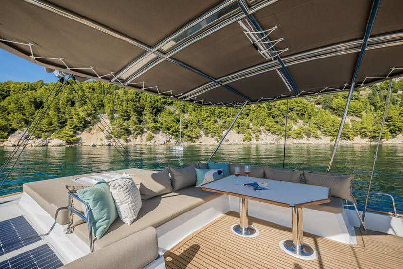Catana 4.8  Bon Vivant