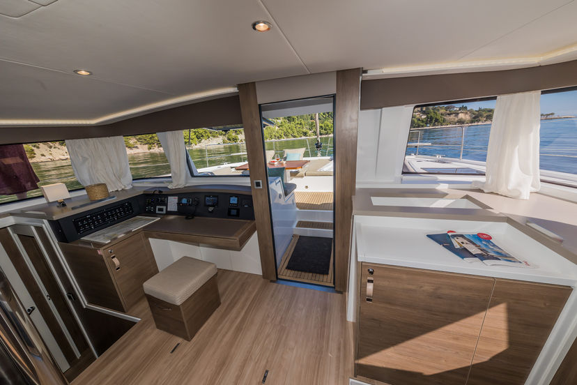 Catana 4.8  Bon Vivant
