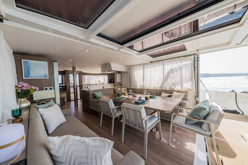 Catana 4.8  Bon Vivant