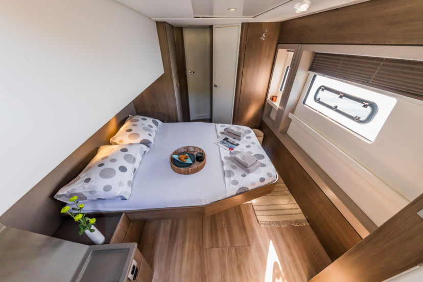 Catana 4.8  Bon Vivant