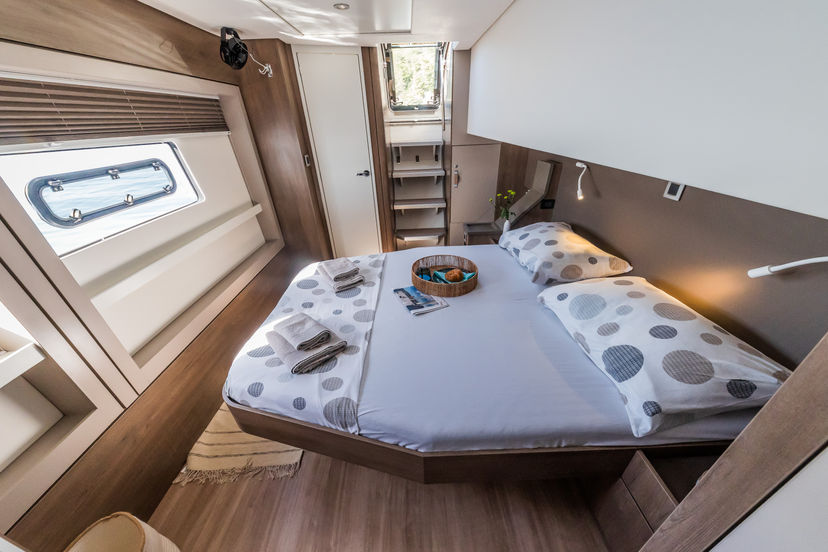 Catana 4.8  Bon Vivant