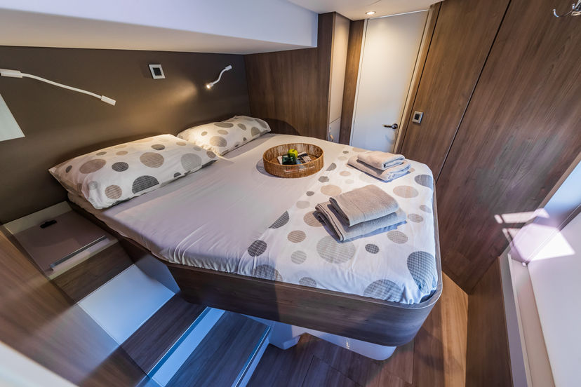 Catana 4.8  Bon Vivant