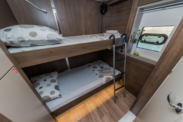 Catana 4.8  Bon Vivant