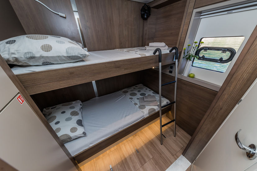 Catana 4.8  Bon Vivant