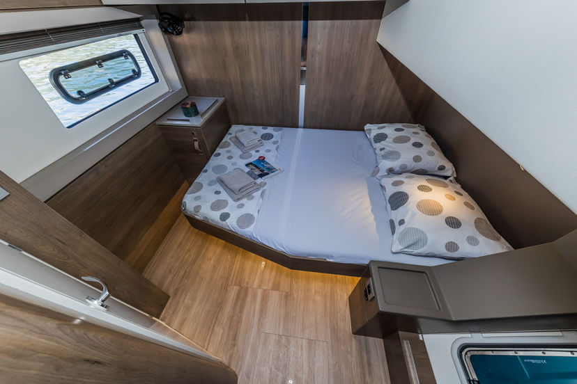 Catana 4.8  Bon Vivant