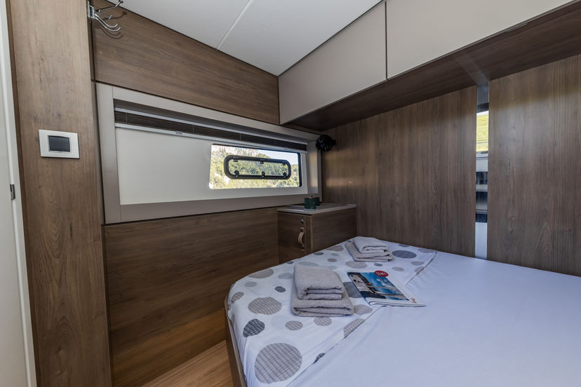 Catana 4.8  Bon Vivant