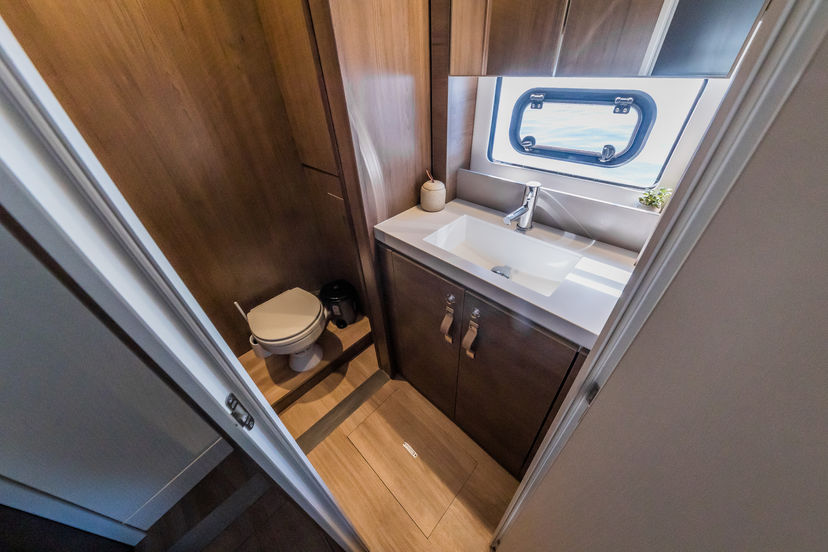 Catana 4.8  Bon Vivant