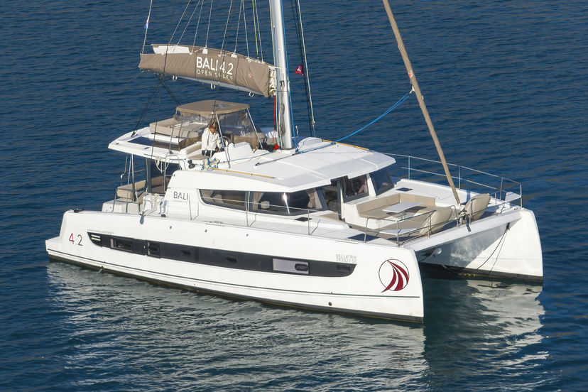 Catana 4.2 Bellatrix