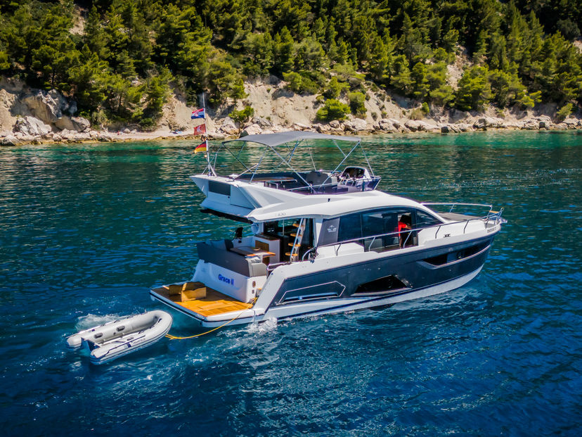 Sealine 43 Grace II