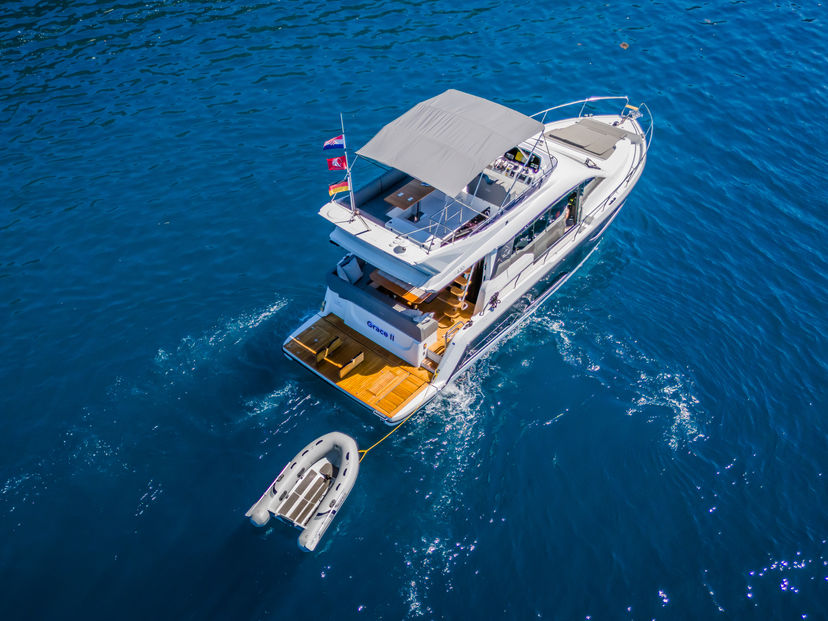 Sealine 43 Grace II