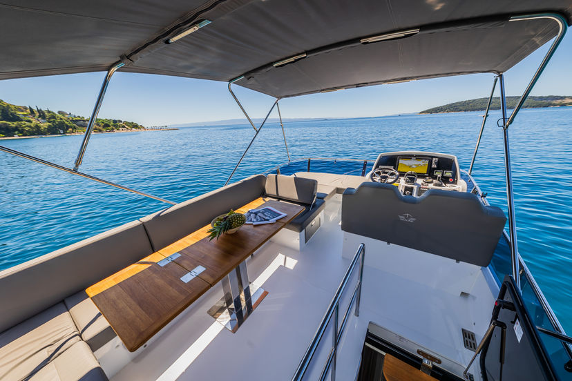 Sealine 43 Grace II