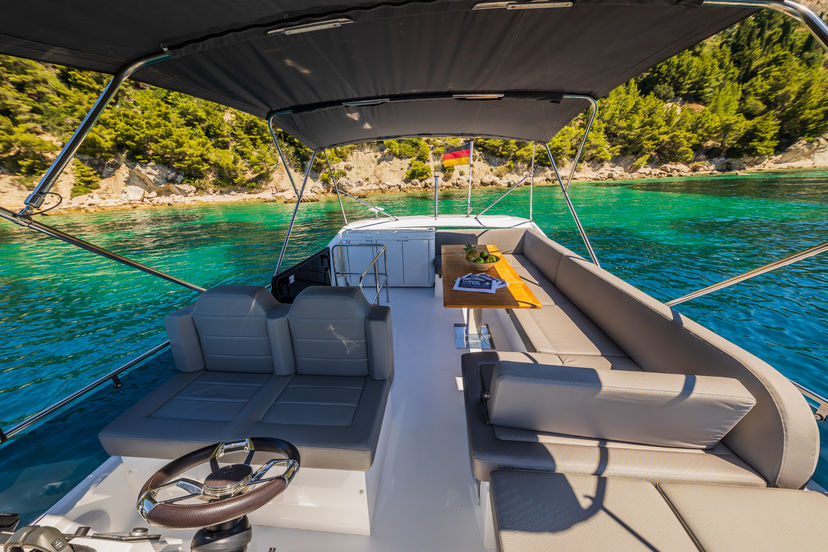 Sealine 43 Grace II