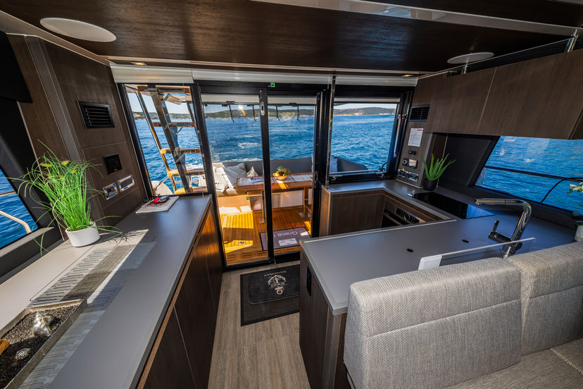 Sealine 43 Grace II