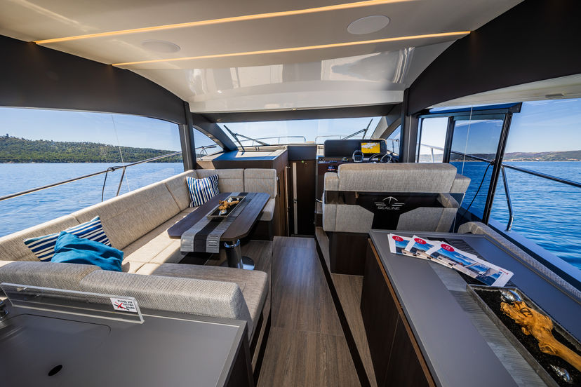 Sealine 43 Grace II