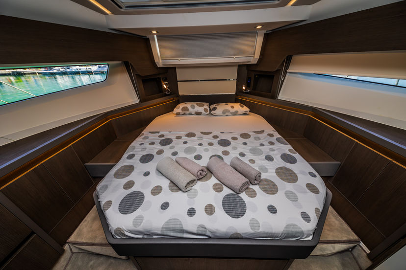 Sealine 43 Grace II