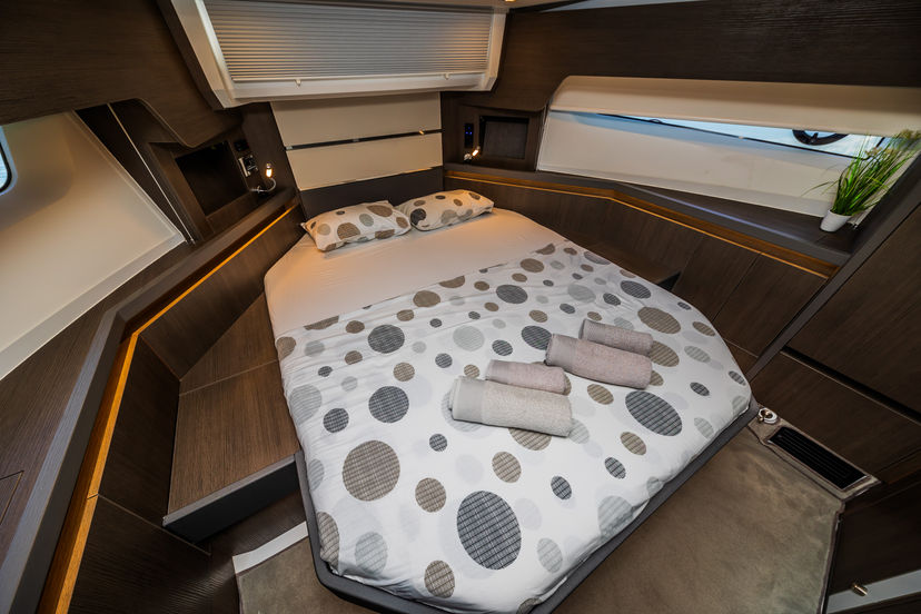 Sealine 43 Grace II