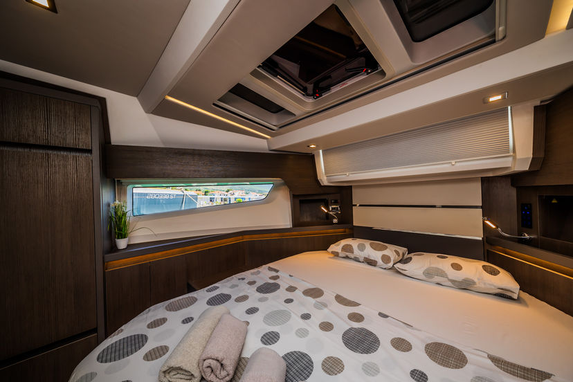 Sealine 43 Grace II