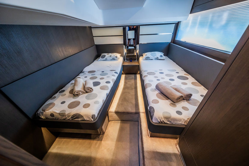 Sealine 43 Grace II