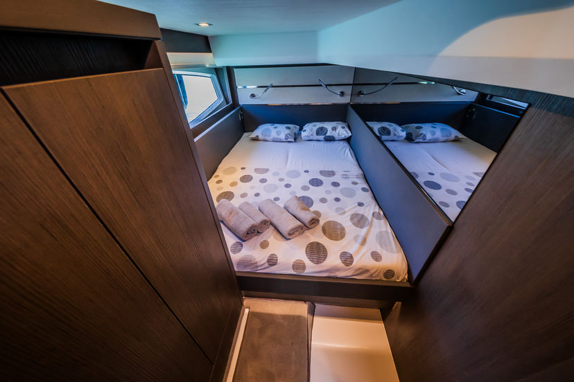 Sealine 43 Grace II