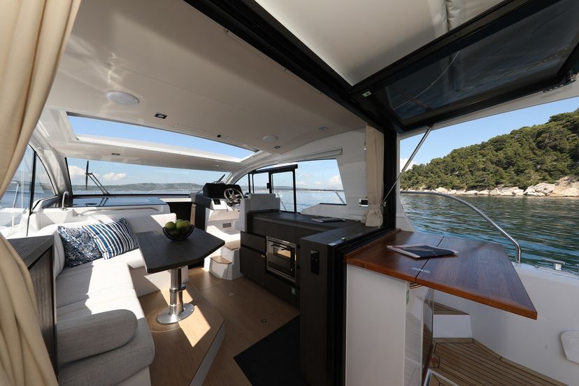 Sealine 33 Stormi