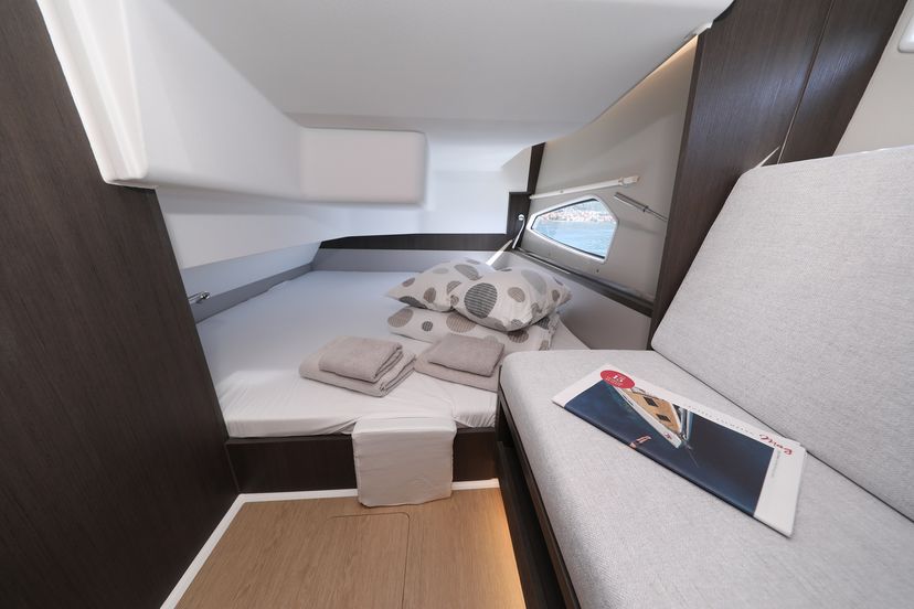 Sealine 33 Stormi