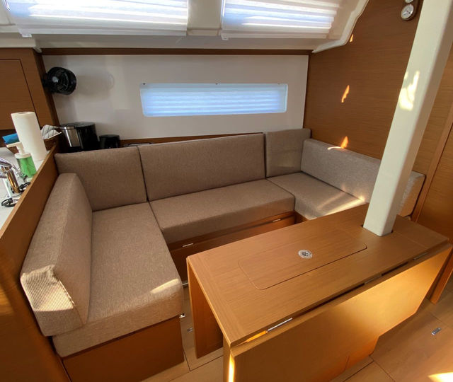 Jeanneau 38 4 elli