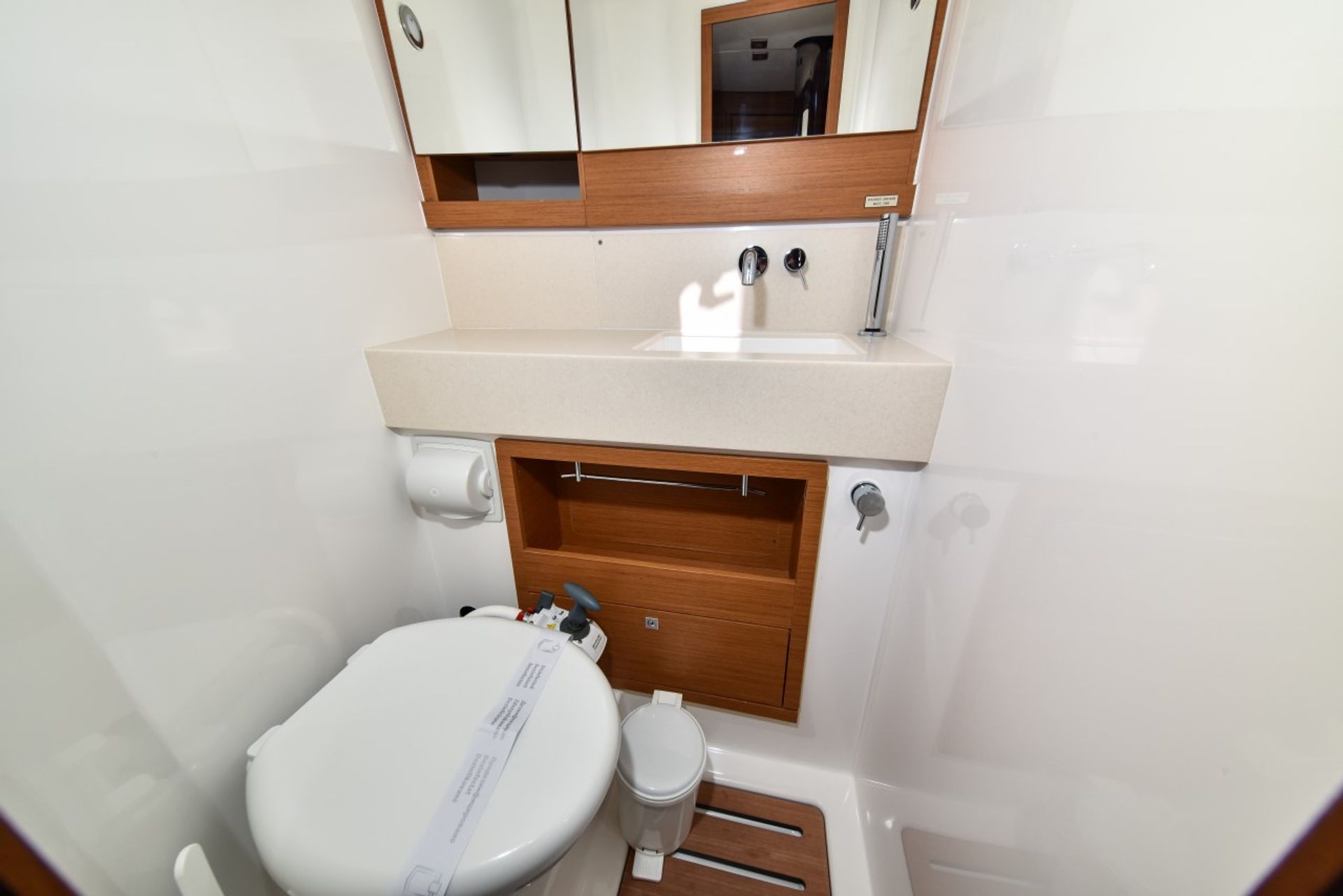 nausys-30836324-613389-w2.jpg