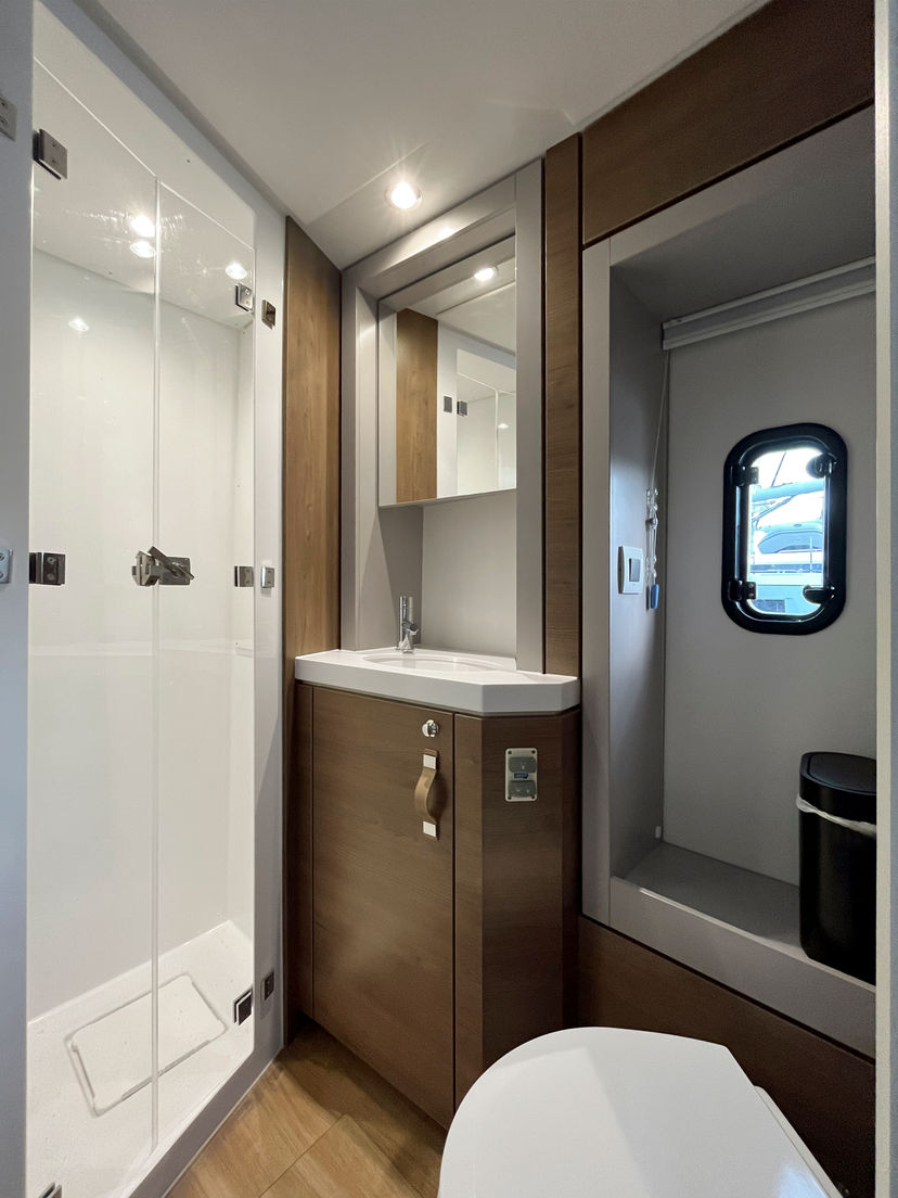 Catana 4.6 Enma
