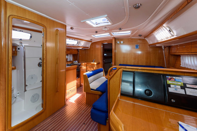 Bavaria Yachtbau 42 Blue Queen