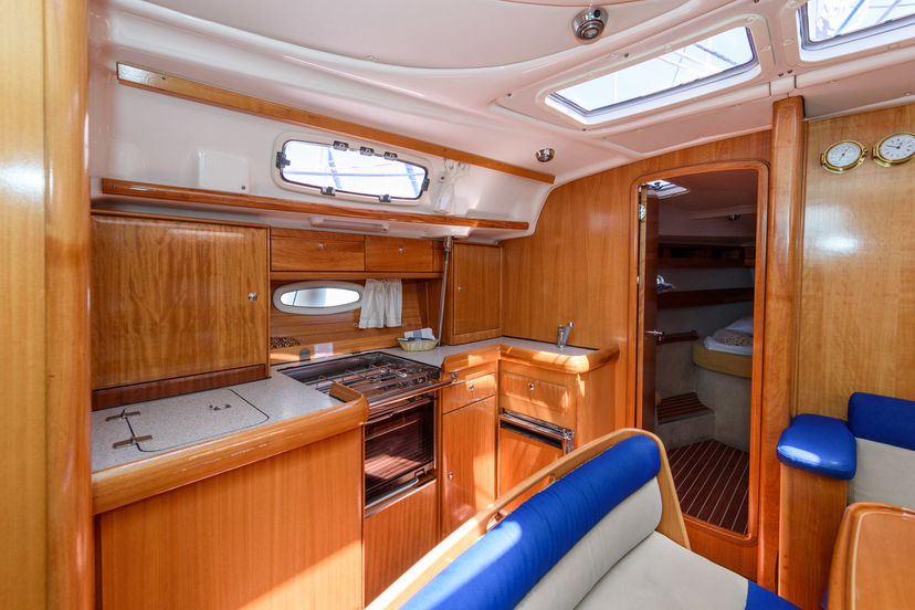 Bavaria Yachtbau 42 Blue Queen