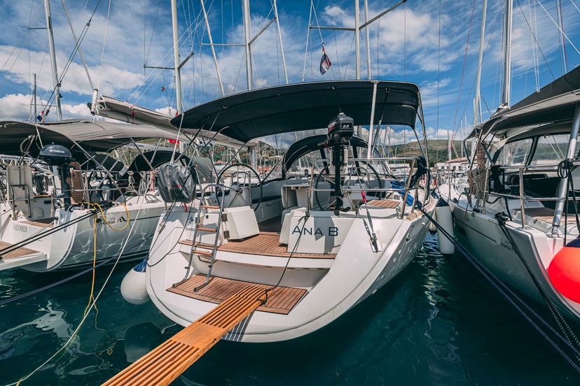 Jeanneau 49 Ana B.