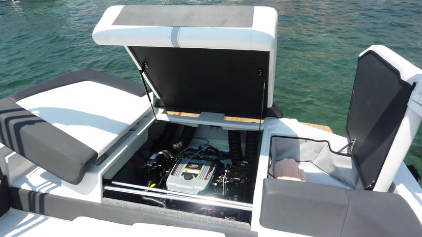 FOUR WINNS H2 Black Pearl