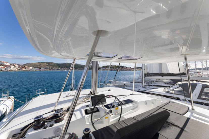 Lagoon 46 Cortes