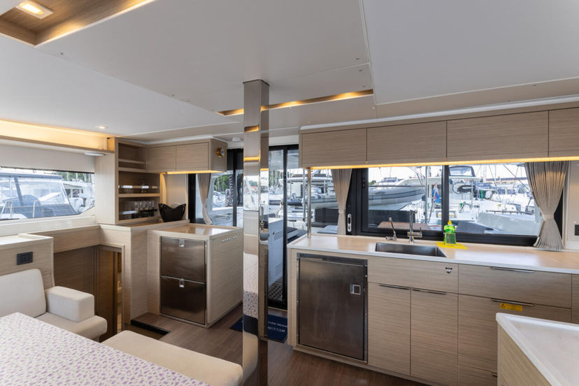 Lagoon 46 Cortes