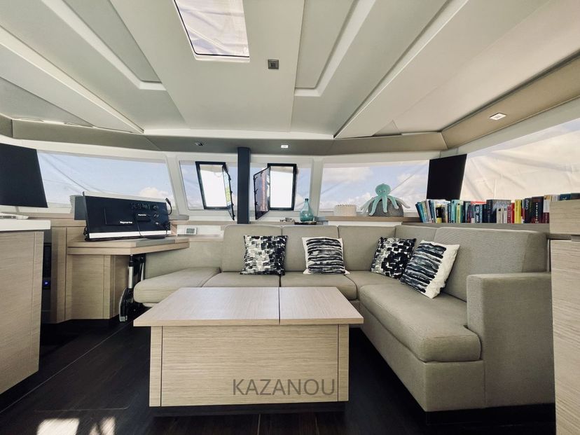 Fountaine Pajot 42 KAZANOU