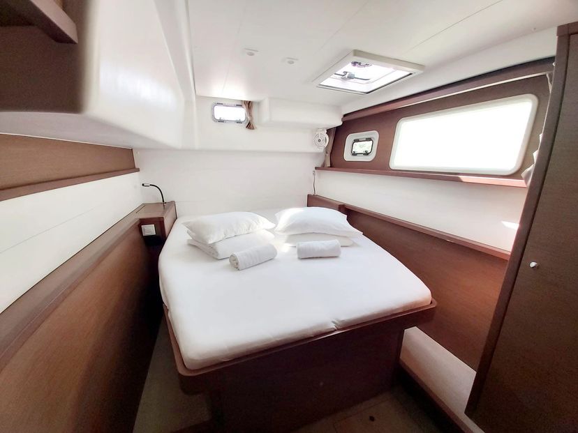 Lagoon 45 Red Twin II