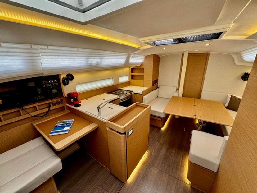 Jeanneau 410 Lucia