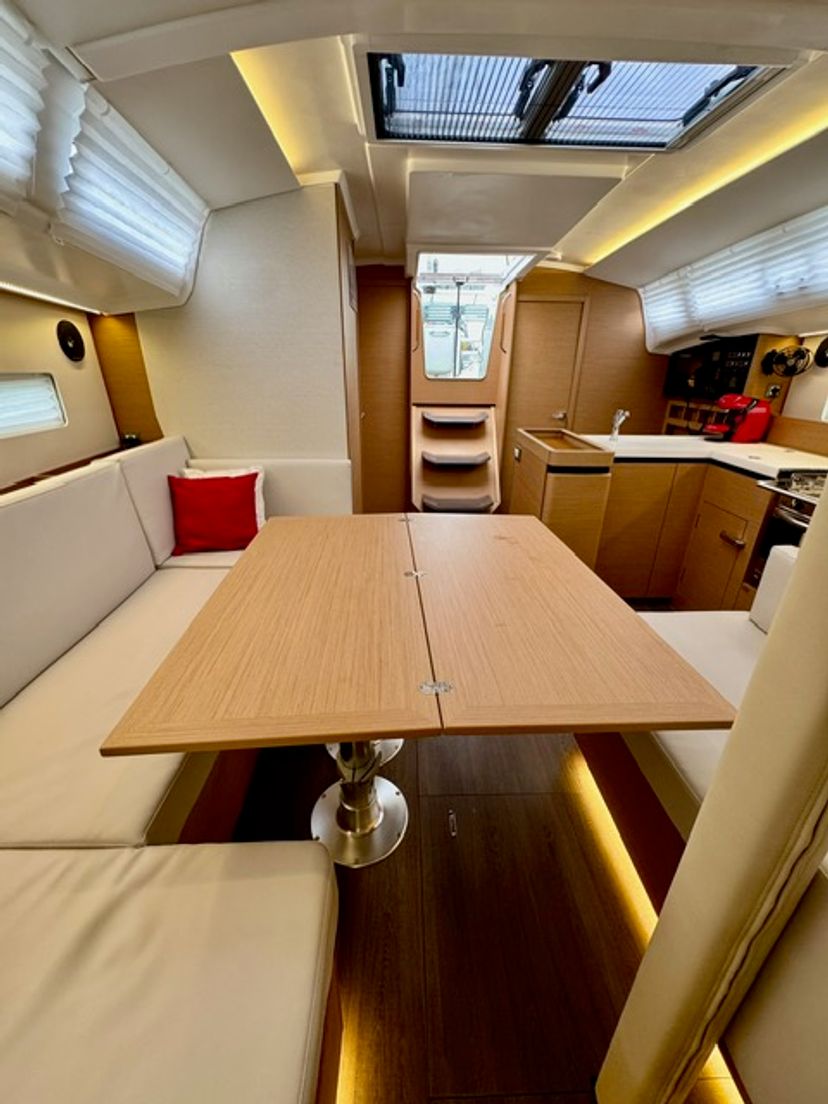 Jeanneau 410 Lucia