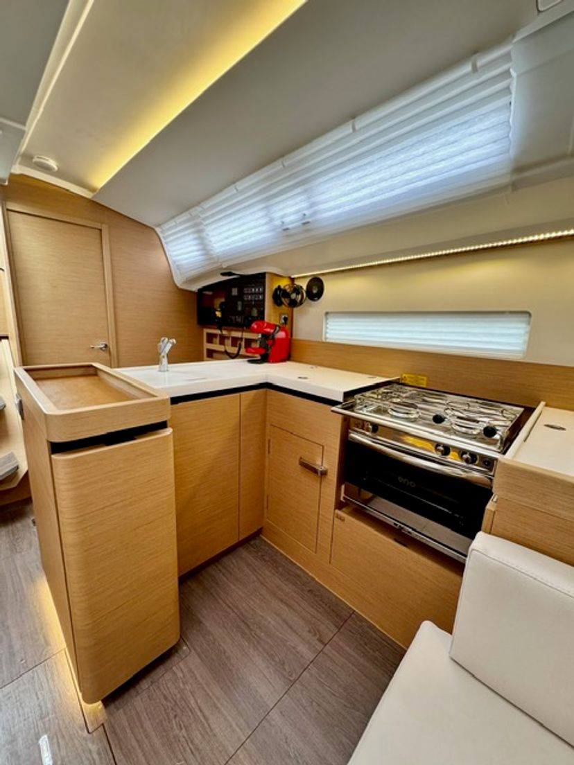 Jeanneau 410 Lucia