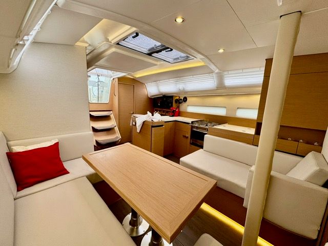 Jeanneau 410 Lucia