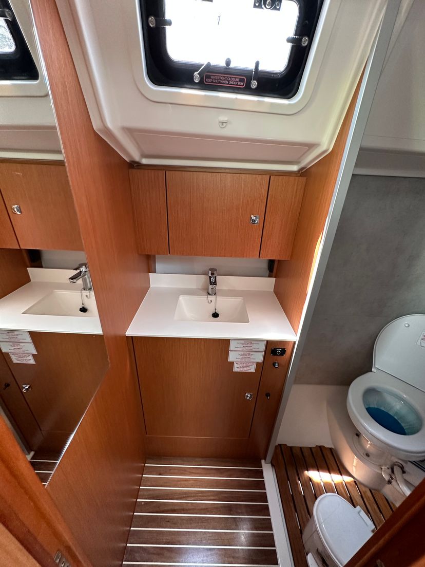 Bavaria Yachtbau C42 Leopard