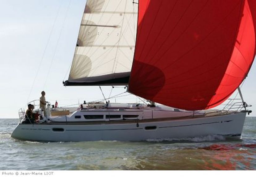 Jeanneau 42 Black Pearl